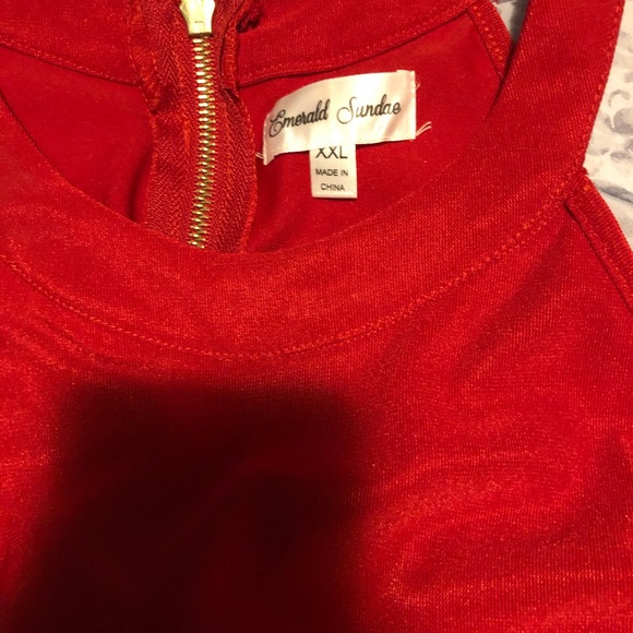 Red dress - Picture 3 of 3